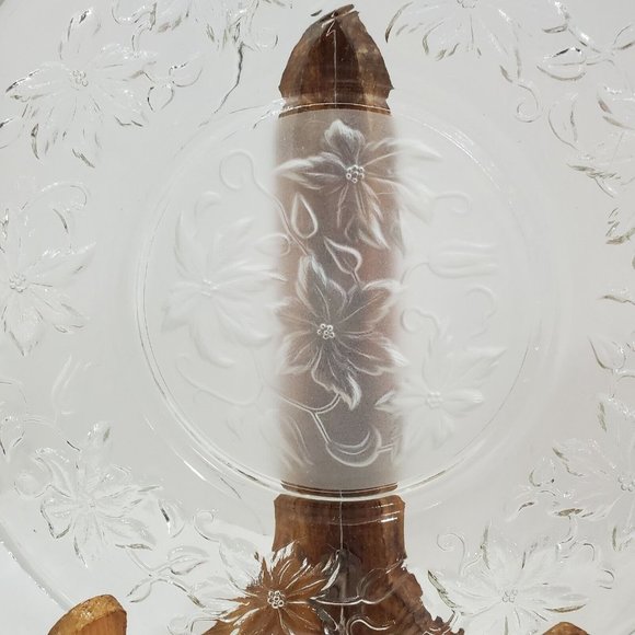 2 Fantasia Princess House 8" Poinsettia Salad Lunch Plate frosted embossed glass - Picture 3 of 6